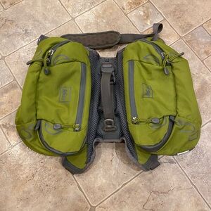 REI Ultra Dog Pack size Medium Green Lightweight for Hiking, Backpack EUC